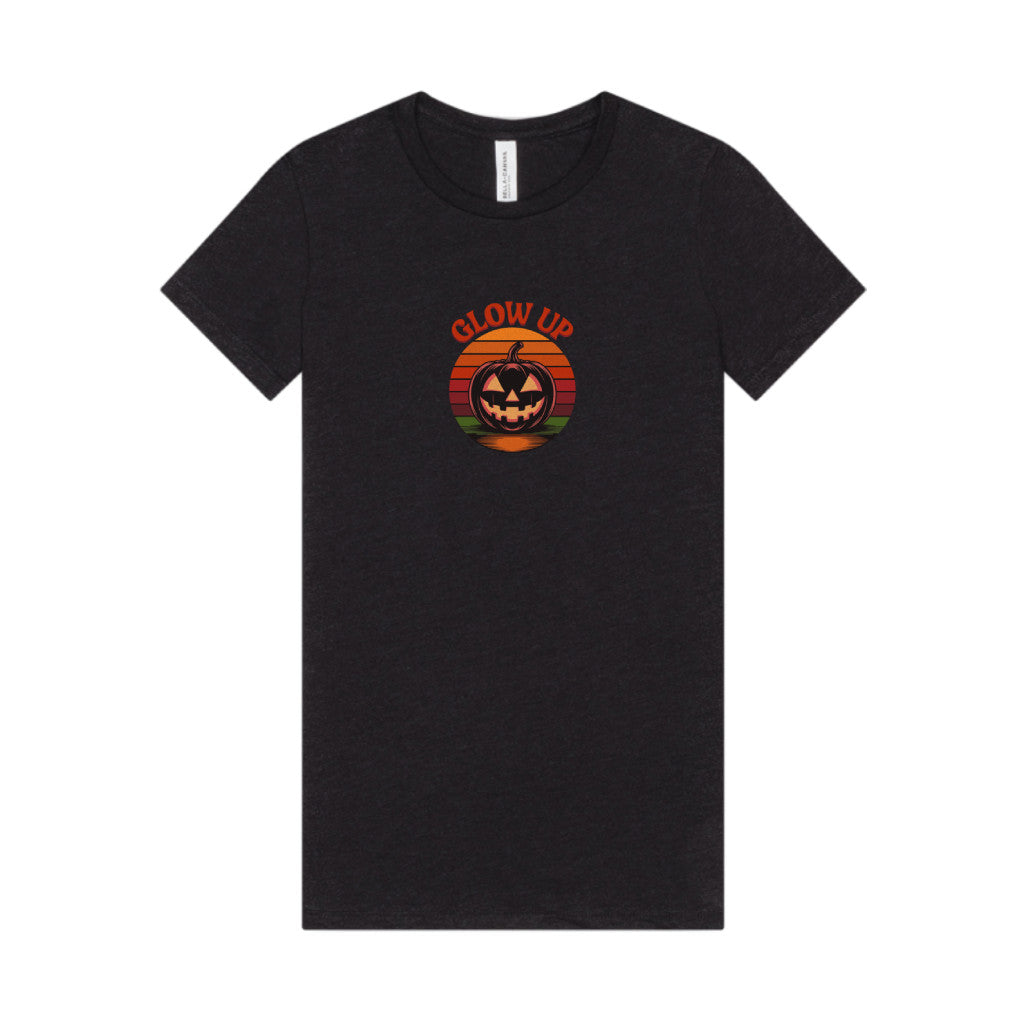 Halloween Glow Up Pumpkin — Retro Autumn Sunset Women's Tee (Dark)