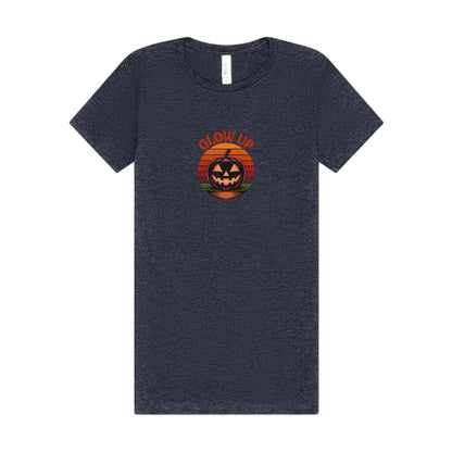 Halloween Glow Up Pumpkin — Retro Autumn Sunset Women's Tee (Dark)